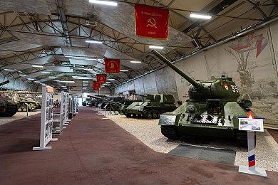 《皮克敏4》有四名可操作角色白天夜晚各有分工